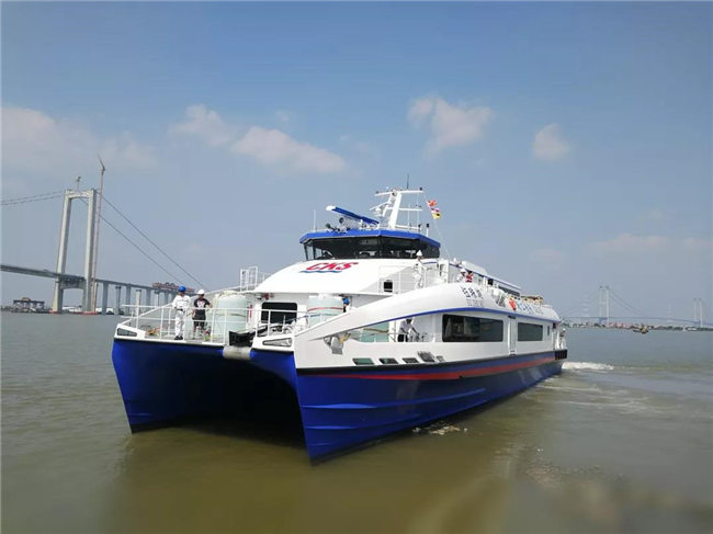 碳纤维高速客船“钰珠湖”号完成试航