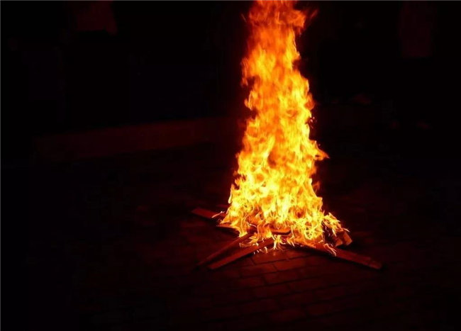 有机过氧化物通常极易燃