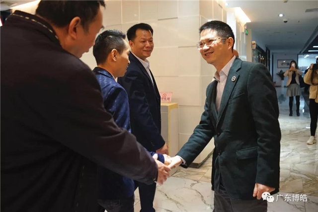 广东省江西崇义商会执行会长张裕爱一行到广东博皓复合材料有限公司交流学习  -2