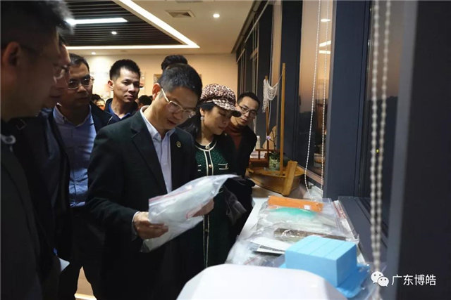 广东省江西崇义商会执行会长张裕爱一行到广东博皓复合材料有限公司交流学习  -3