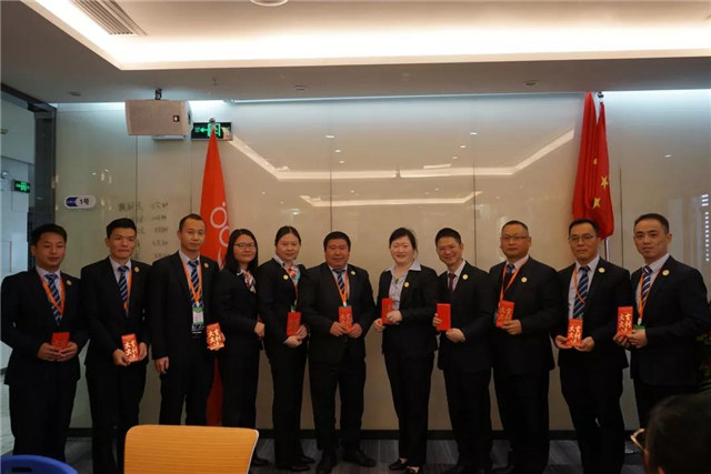 颁发敬老金、助学金  -2