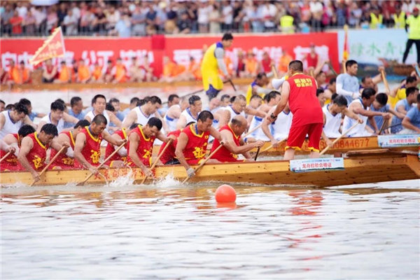 端午节民间习俗：赛龙舟