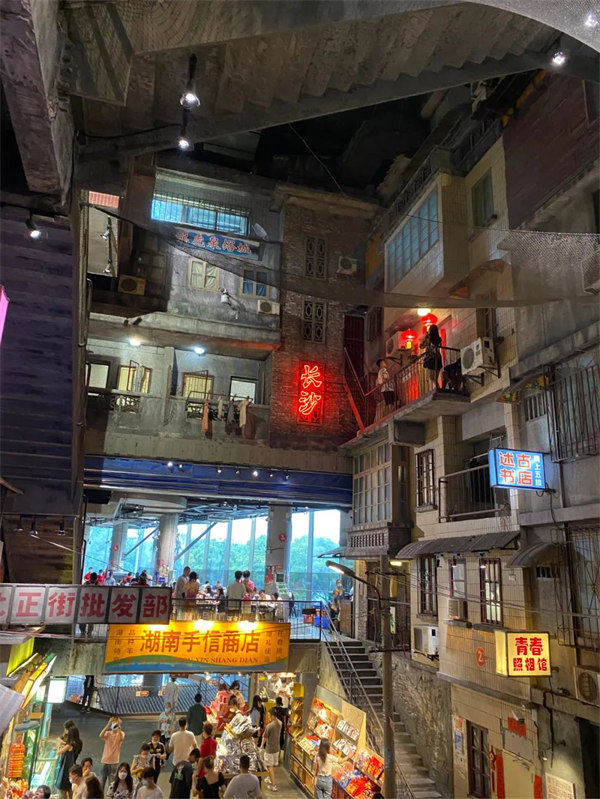 博皓小分队体验长沙人的夜生活