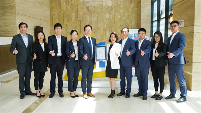 振石获得德国莱茵T&Uuml;V集团颁发的全球首张光伏组件用复合材料边框证书