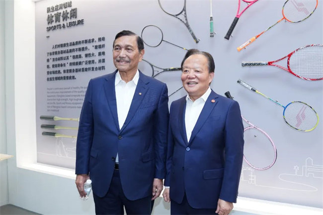 印尼对华合作牵头人、海洋与投资统筹部长卢胡特一行到中国巨石调研