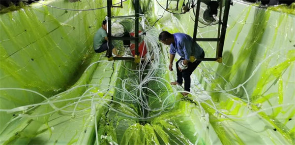 真空袋导入成型法生产玻璃钢船艇