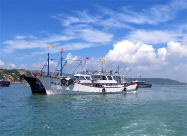 玻璃钢渔船-闽龙渔61156简单翻新