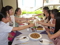 广州博皓财务部门枫叶西餐厅聚餐增进同事间友谊