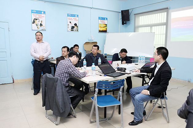 金陵帝斯曼DMS一行4人在广州博皓会议室进行培训