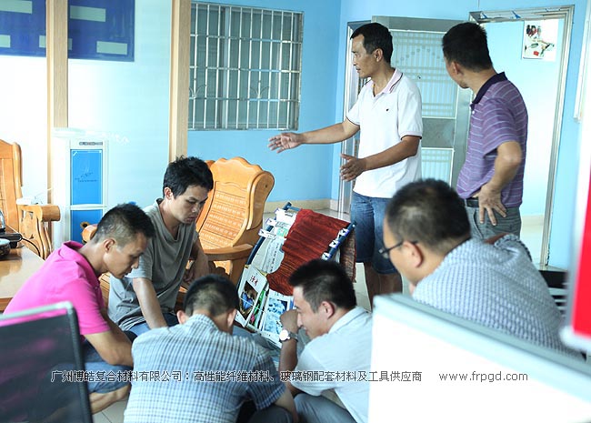 广州玻璃钢材料行业老板和博皓谭永枝交流玻璃钢材料模具工艺