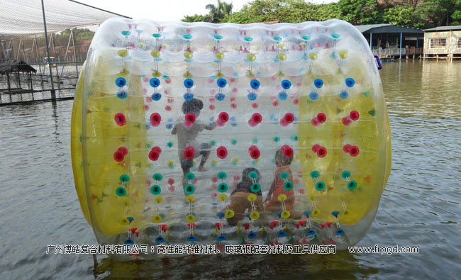 广州博皓全体员工去南沙永乐农庄秋游玩水上滚筒