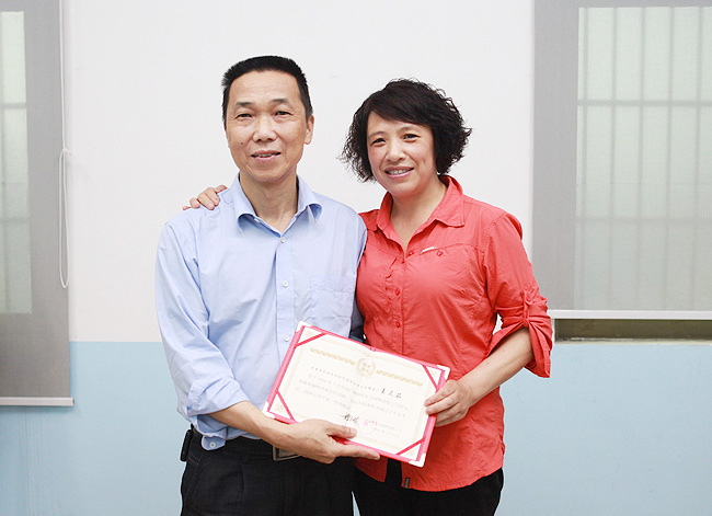 广州博皓玻璃钢模具制作培训班第五期毕业颁发毕业证书