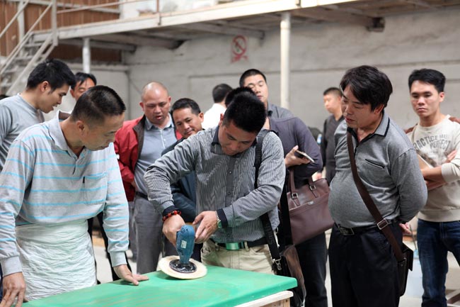 广州博皓第六期玻璃钢模具制作培训班-打磨抛光演示