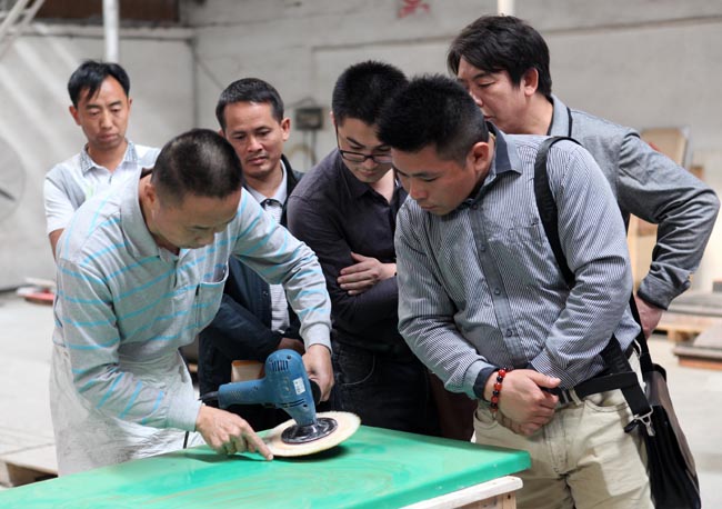 广州博皓第六期玻璃钢模具制作培训班-打磨抛光演示