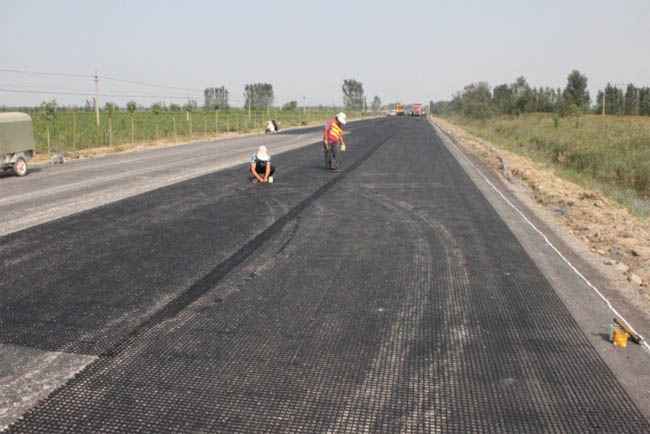 聚酯玻纤土工布引领新型城镇化公路建设