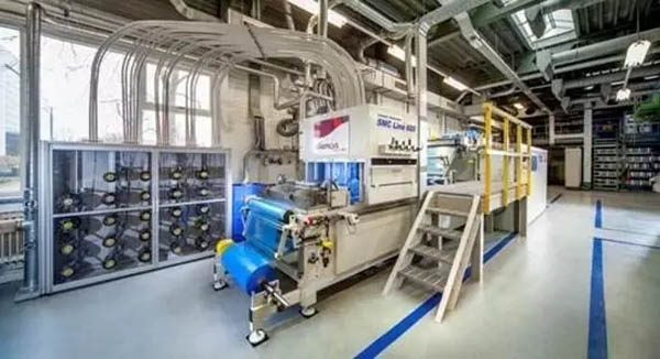 力联思为研发中心新SMC机组举行落成仪式1