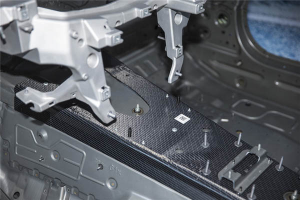 宝马在碳纤维应用领域居行业领先地位