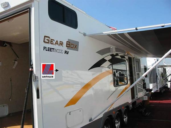 玻纤增强复合材料&mdash;&mdash;坚固而完美的车厢高档材料